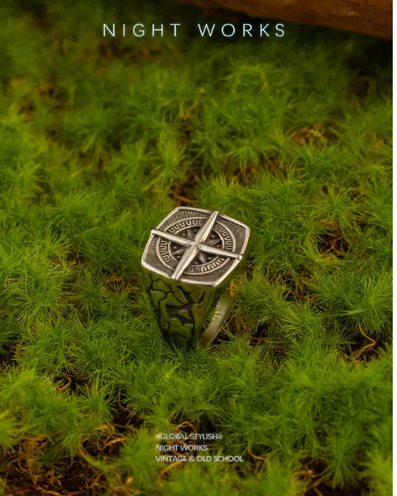 The Medieval Compass Signet Ring | Titanium Steel Band